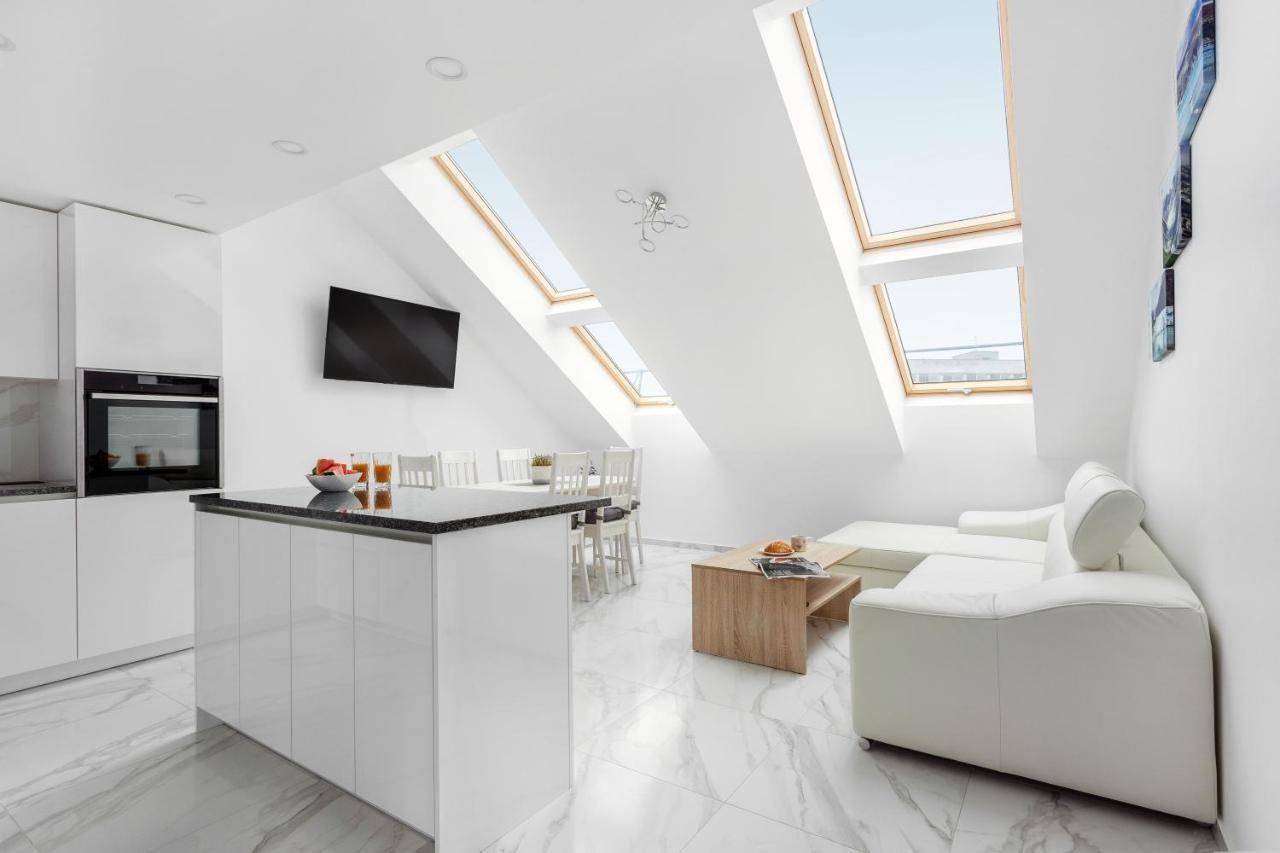 Luxurious Kaunas Basilica Apartment In Old Town By Urban Rent Luaran gambar