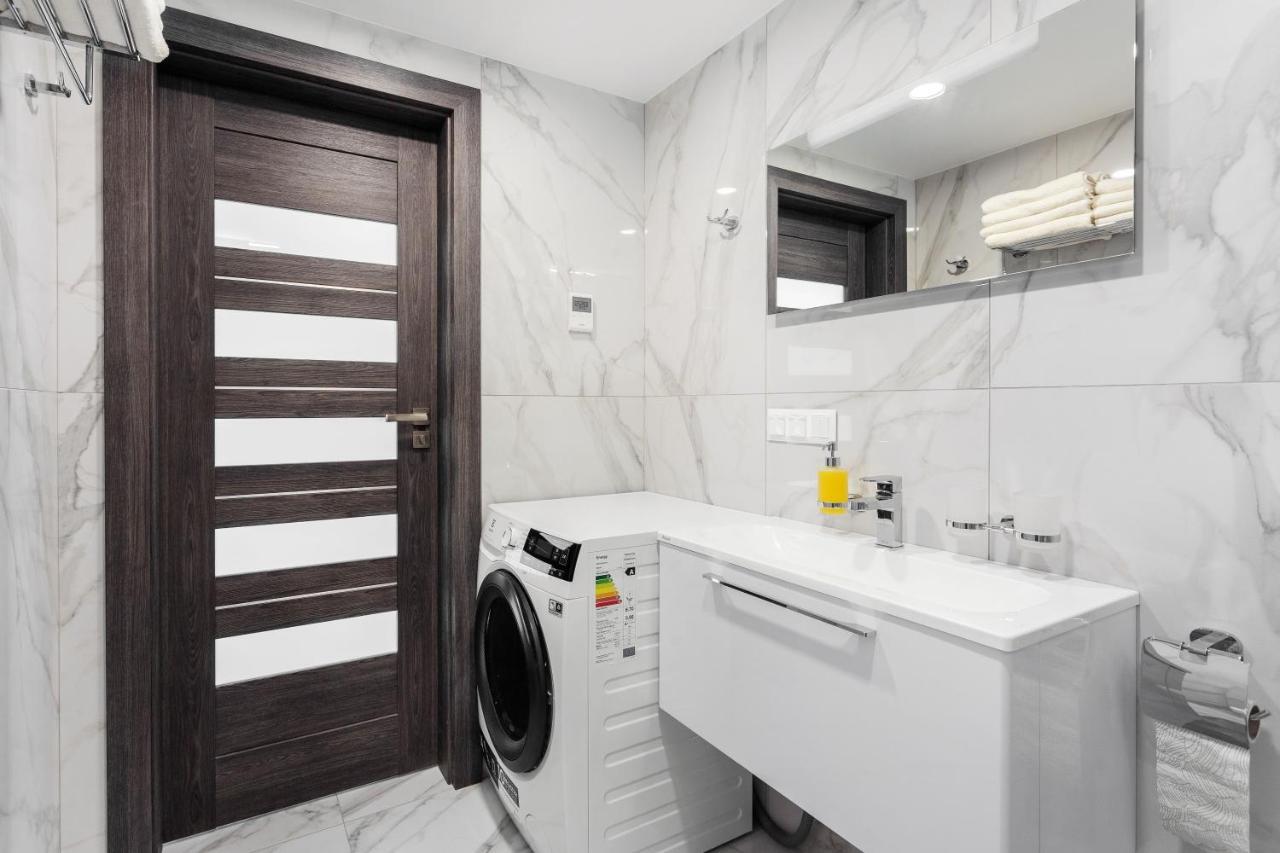 Luxurious Kaunas Basilica Apartment In Old Town By Urban Rent Luaran gambar