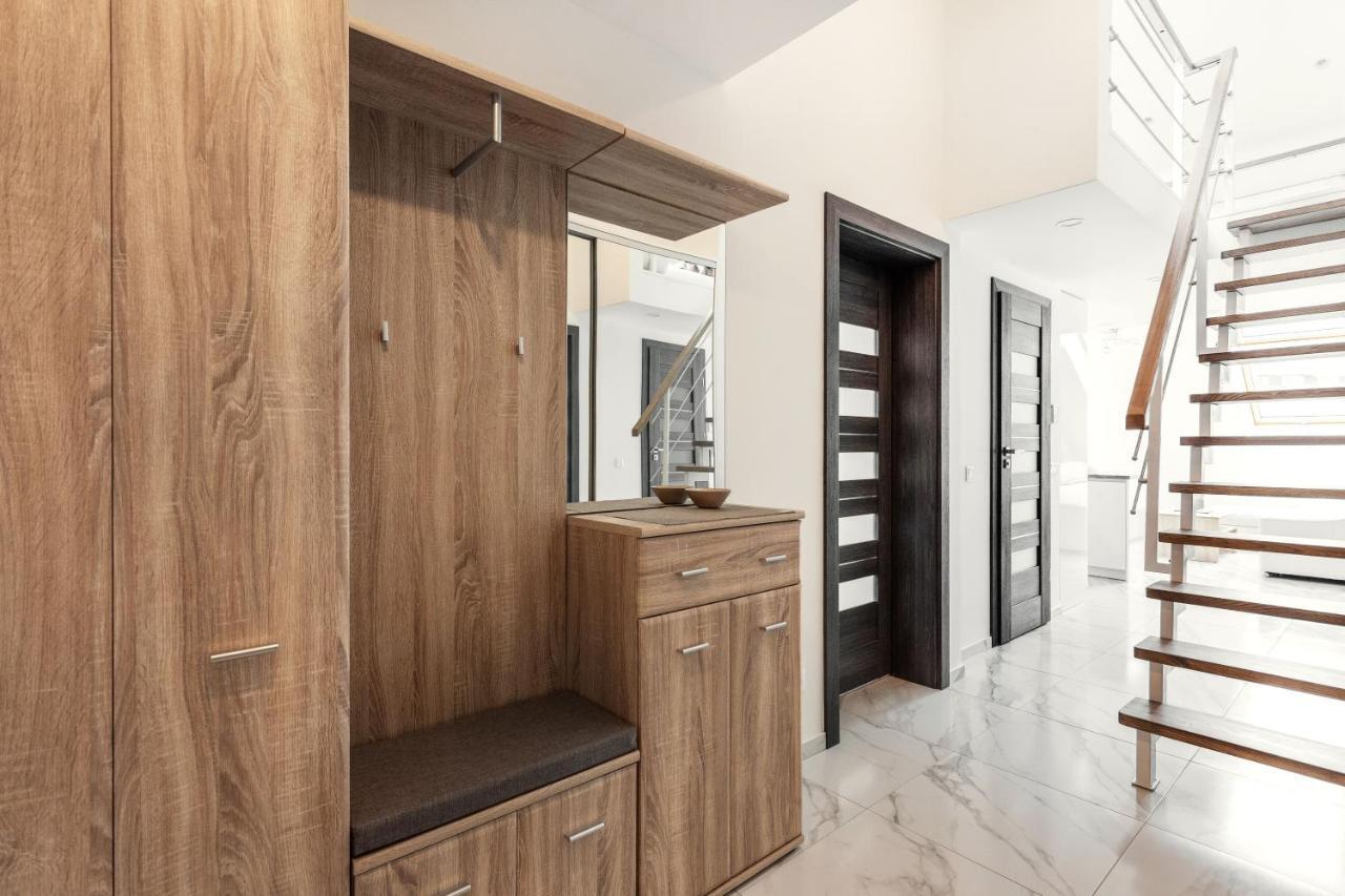 Luxurious Kaunas Basilica Apartment In Old Town By Urban Rent Luaran gambar