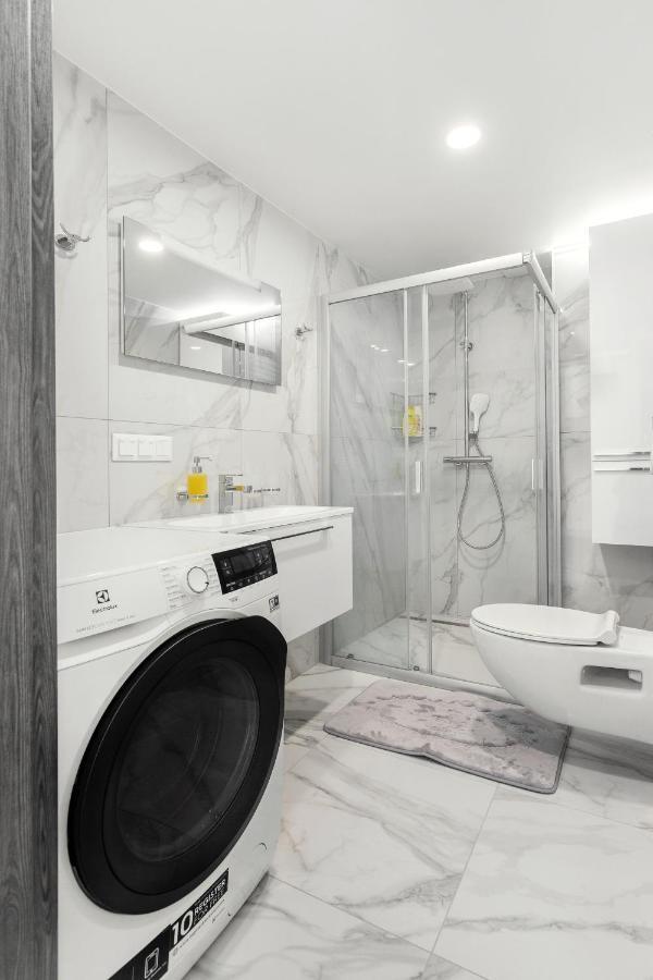 Luxurious Kaunas Basilica Apartment In Old Town By Urban Rent Luaran gambar