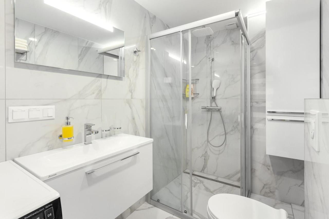 Luxurious Kaunas Basilica Apartment In Old Town By Urban Rent Luaran gambar