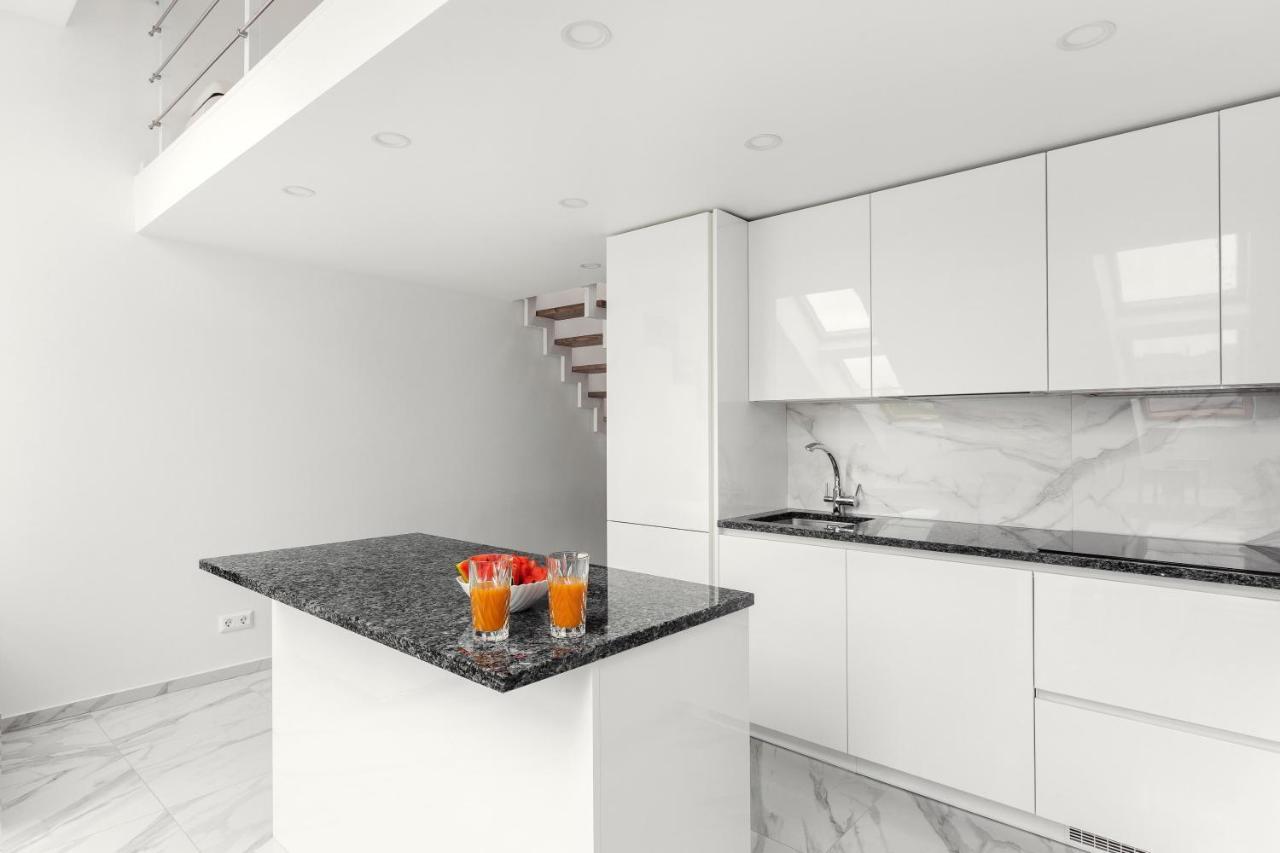 Luxurious Kaunas Basilica Apartment In Old Town By Urban Rent Luaran gambar