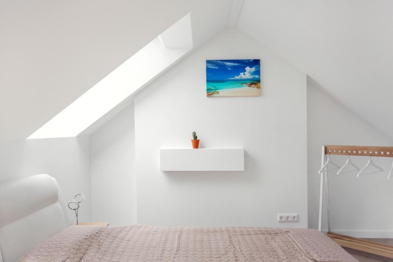 Luxurious Kaunas Basilica Apartment In Old Town By Urban Rent Luaran gambar