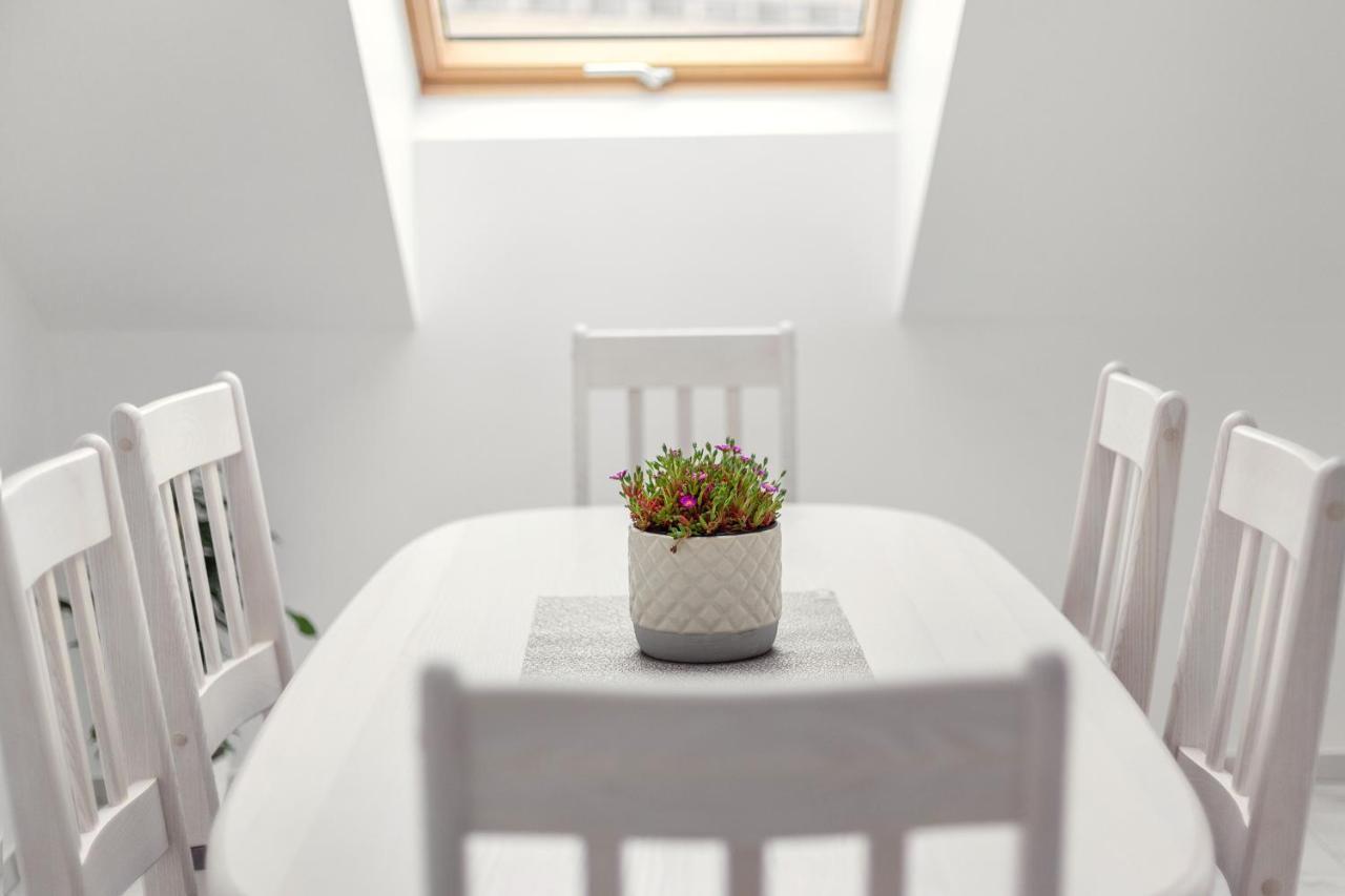 Luxurious Kaunas Basilica Apartment In Old Town By Urban Rent Luaran gambar