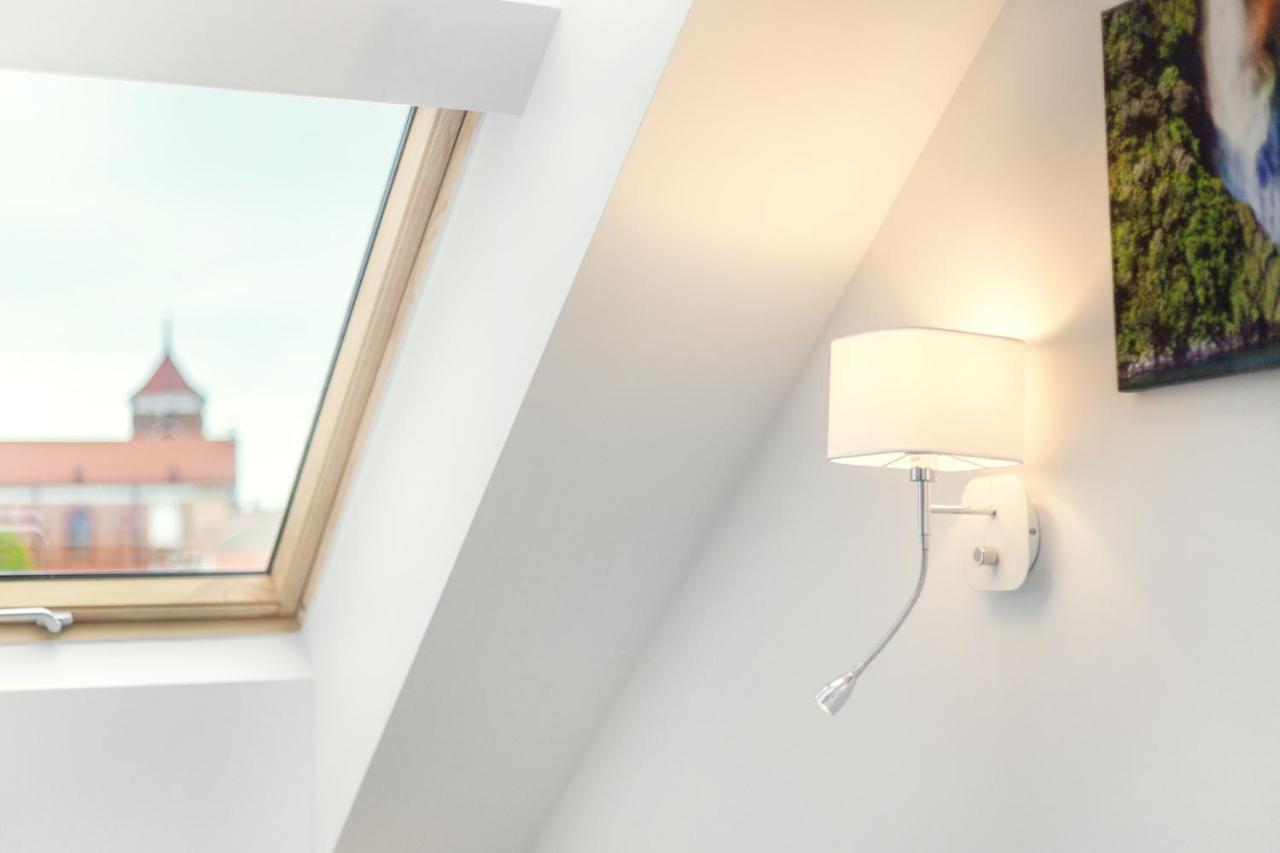 Luxurious Kaunas Basilica Apartment In Old Town By Urban Rent Luaran gambar