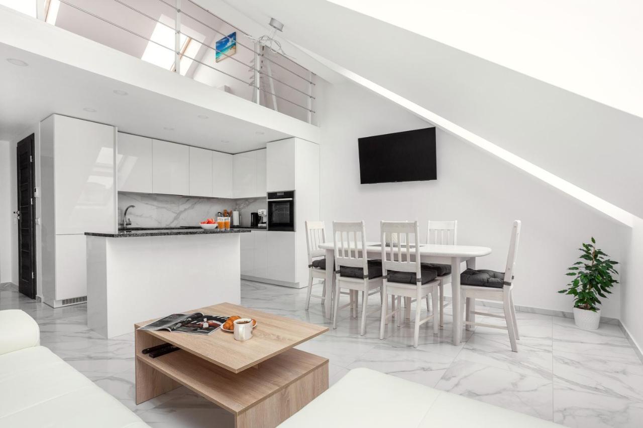 Luxurious Kaunas Basilica Apartment In Old Town By Urban Rent Luaran gambar
